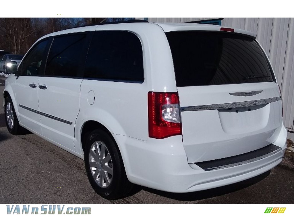 2016 Town & Country Touring - Bright White / Black/Light Graystone photo #6
