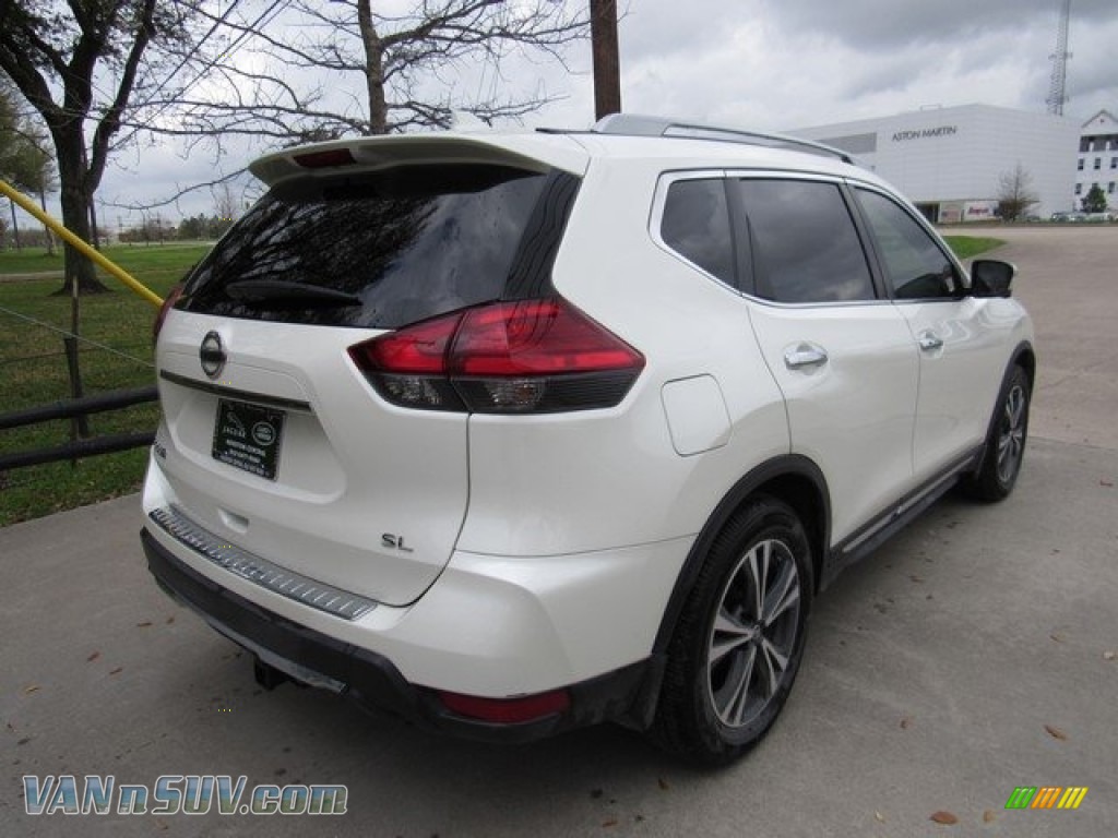 2017 Rogue SL - Pearl White / Charcoal photo #7 2017 Rogue SL - Pearl White / Charcoal photo #7