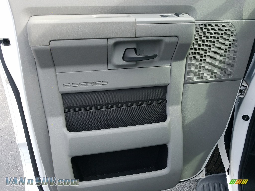 2010 E Series Van E350 XLT Passenger - Oxford White / Medium Flint photo #18