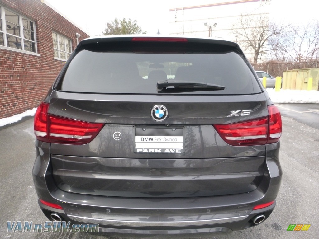 2015 X5 xDrive35d - Dark Graphite Metallic / Black photo #4
