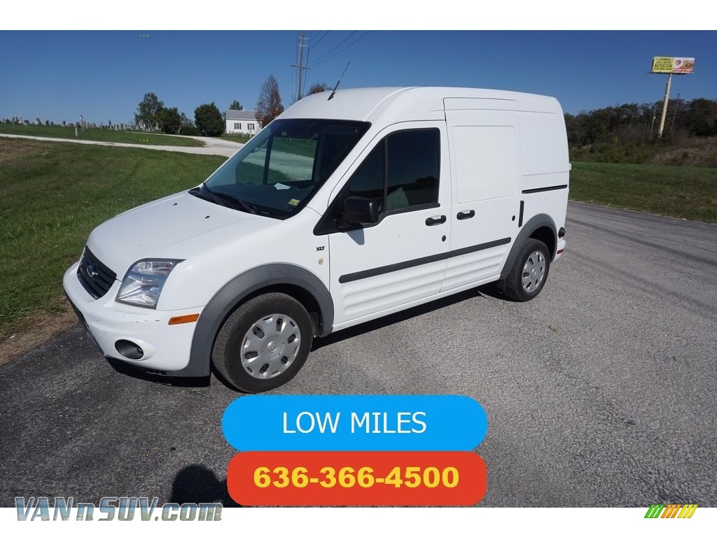 Frozen White / Dark Gray Ford Transit Connect XLT Van
