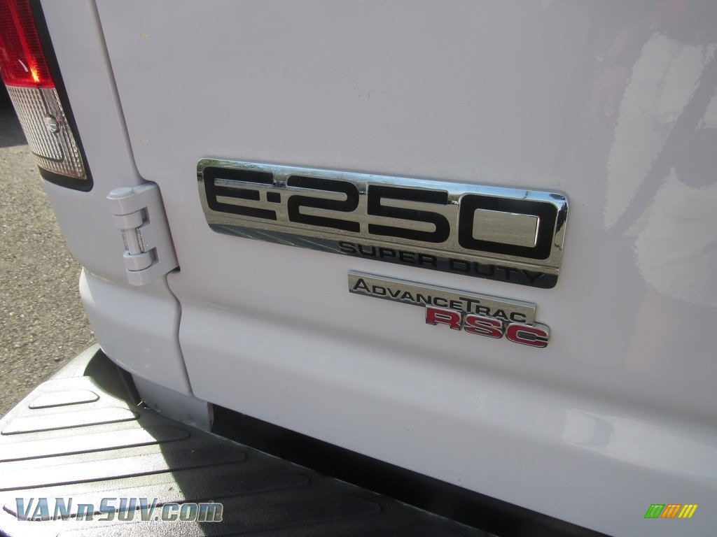 2013 E Series Van E250 Cargo - Oxford White / Medium Flint photo #11