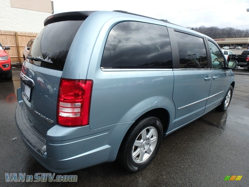 2010 Town & Country Touring - Clearwater Blue Pearl / Medium Pebble Beige/Cream photo #6
