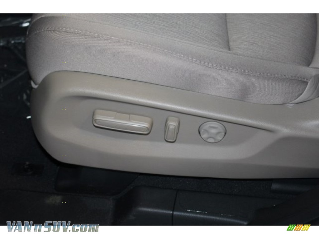 2018 Odyssey EX - White Diamond Pearl / Gray photo #17 2018 Odyssey EX - White Diamond Pearl / Gray photo #17
