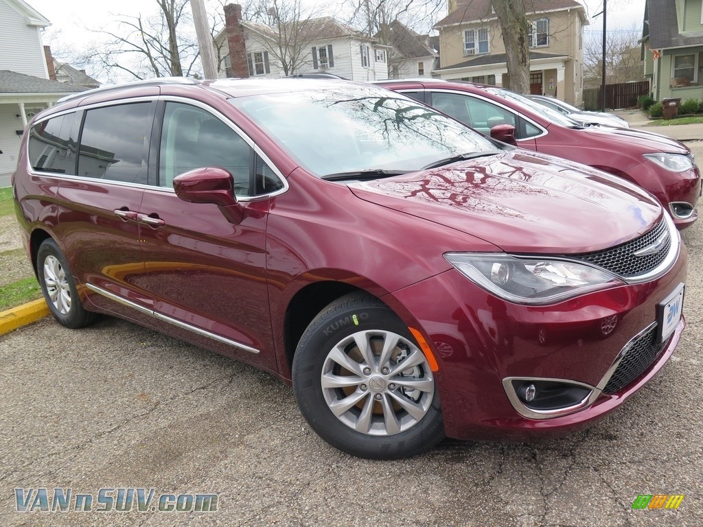 2018 Pacifica Touring L Plus - Velvet Red Pearl / Black/Alloy photo #7