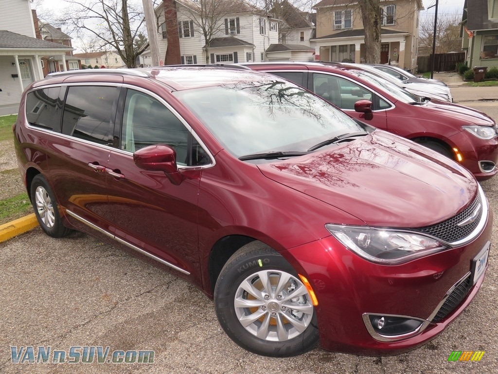 2018 Pacifica Touring L Plus - Velvet Red Pearl / Black/Alloy photo #8