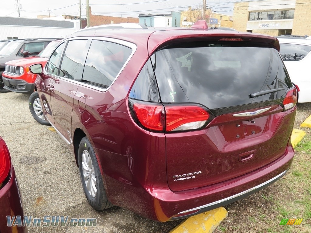 2018 Pacifica Touring L Plus - Velvet Red Pearl / Black/Alloy photo #12