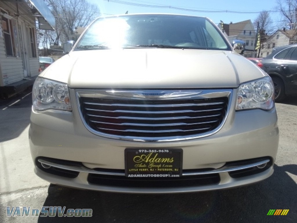 2015 Town & Country Touring-L - Cashmere/Sandstone Pearl / Black/Light Graystone photo #2
