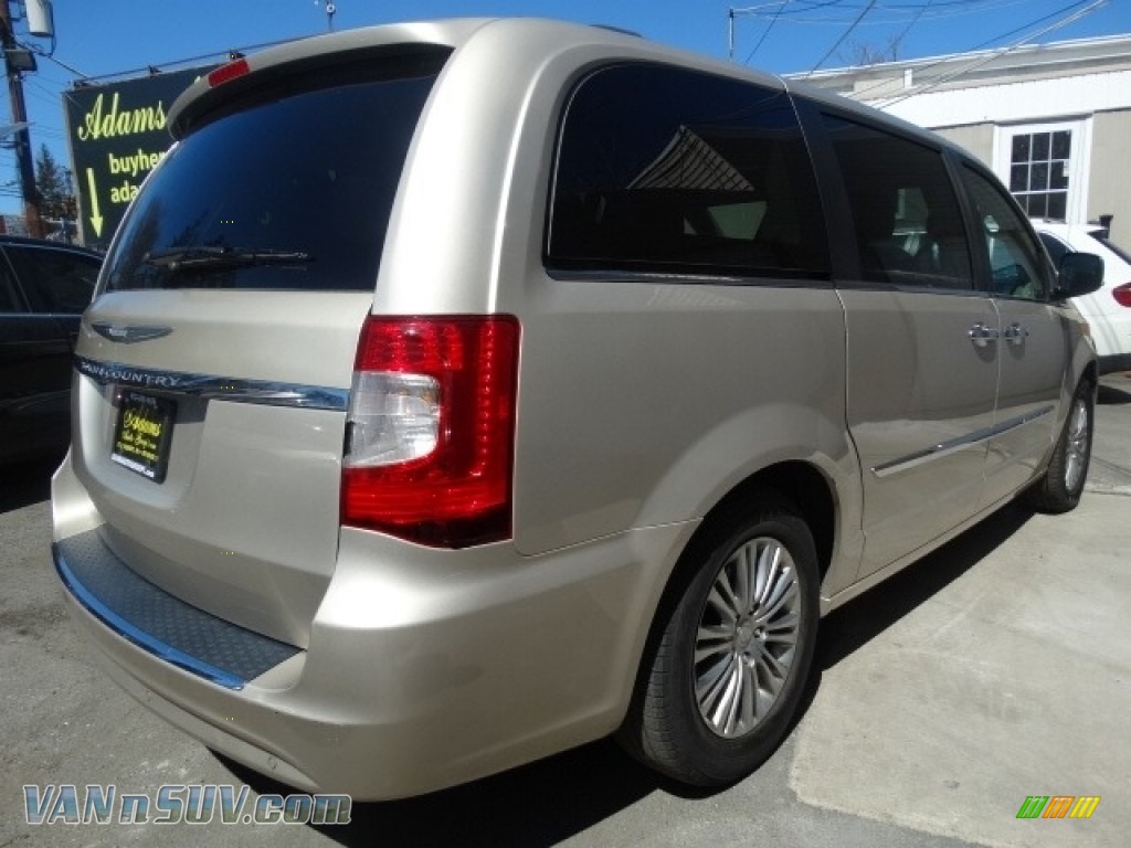 2015 Town & Country Touring-L - Cashmere/Sandstone Pearl / Black/Light Graystone photo #7