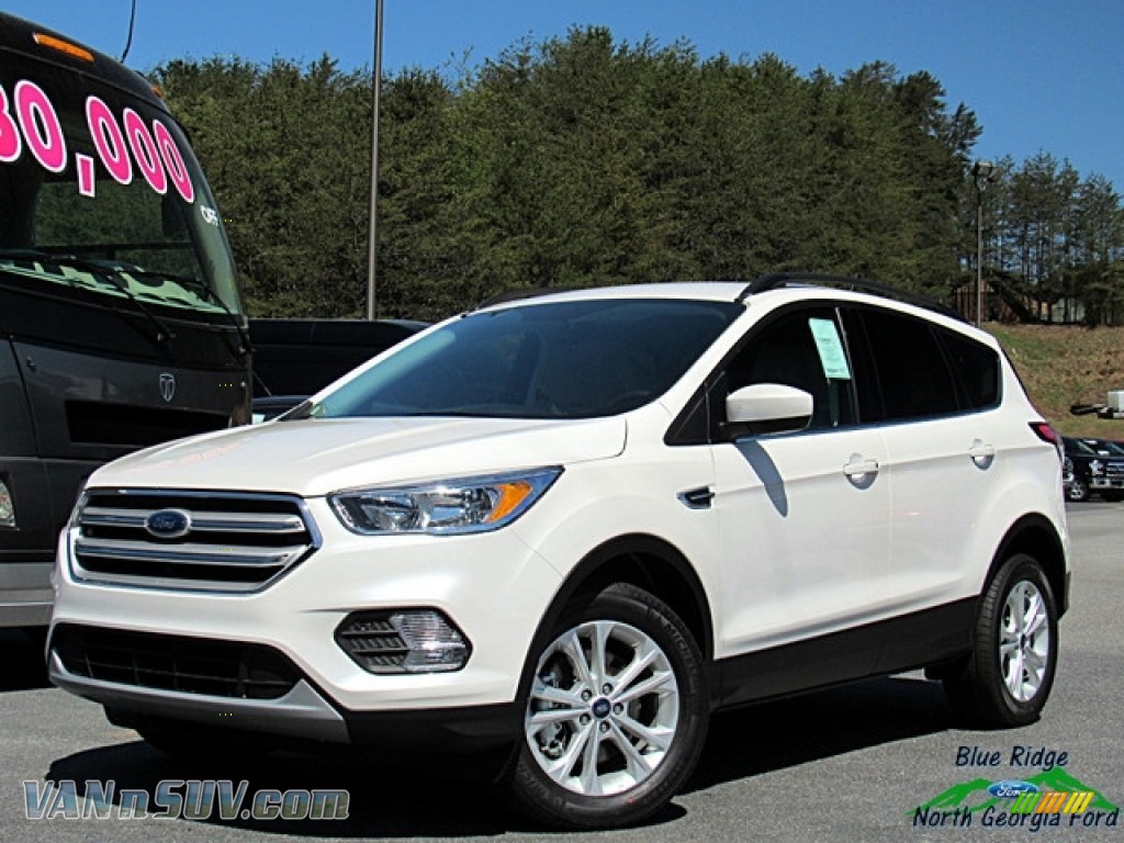White Platinum / Medium Light Stone Ford Escape SE 4WD