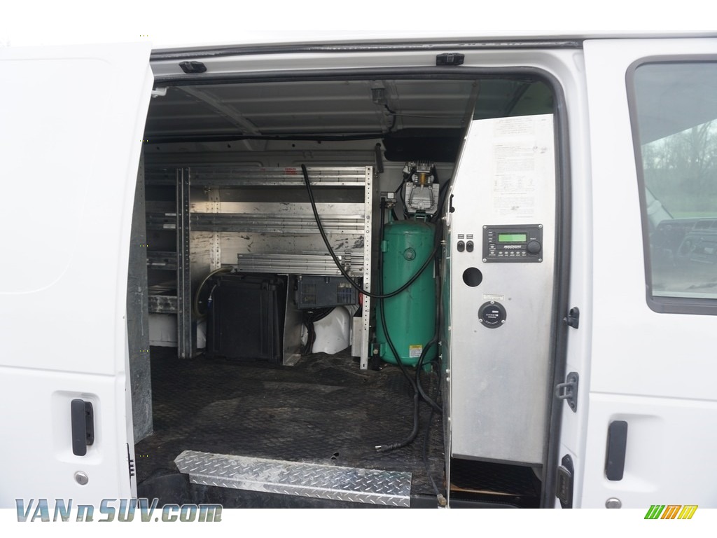 2013 E Series Van E150 Cargo - Oxford White / Medium Flint photo #9