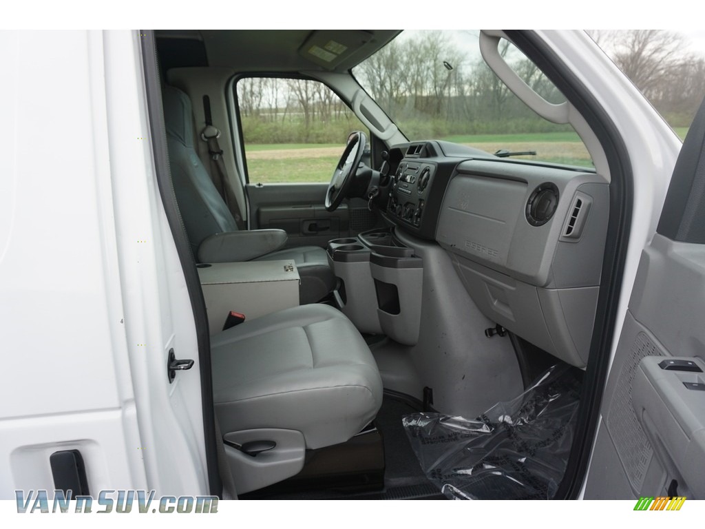 2013 E Series Van E150 Cargo - Oxford White / Medium Flint photo #19