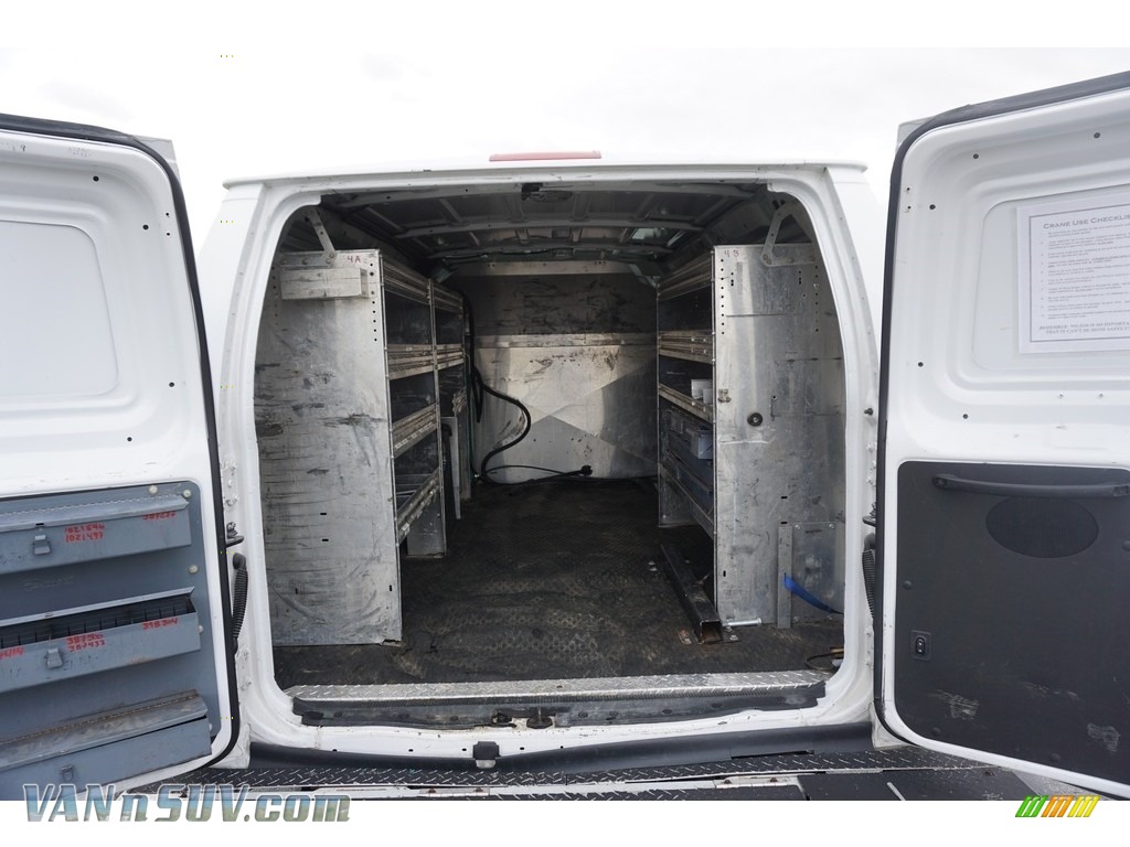 2013 E Series Van E150 Cargo - Oxford White / Medium Flint photo #30