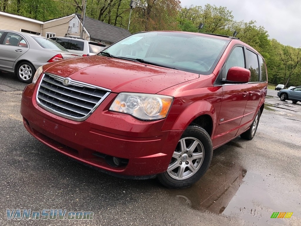 Inferno Red Crystal Pearlcoat / Medium Pebble Beige/Cream Chrysler Town & Country Touring
