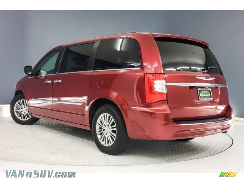 2014 Town & Country Touring-L - Deep Cherry Red Crystal Pearl / Dark Frost Beige/Medium Frost Beige photo #10