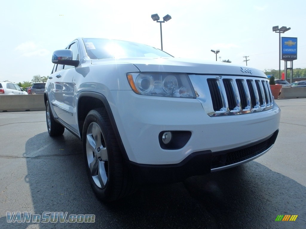 2013 Grand Cherokee Limited 4x4 - Bright White / Black/Light Frost Beige photo #12