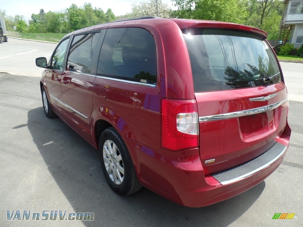 2014 Town & Country Touring - Deep Cherry Red Crystal Pearl / Black/Light Graystone photo #8