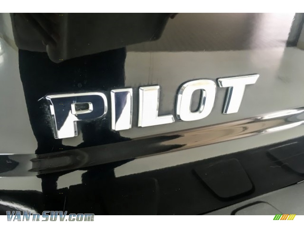2013 Pilot Touring 4WD - Crystal Black Pearl / Black photo #7