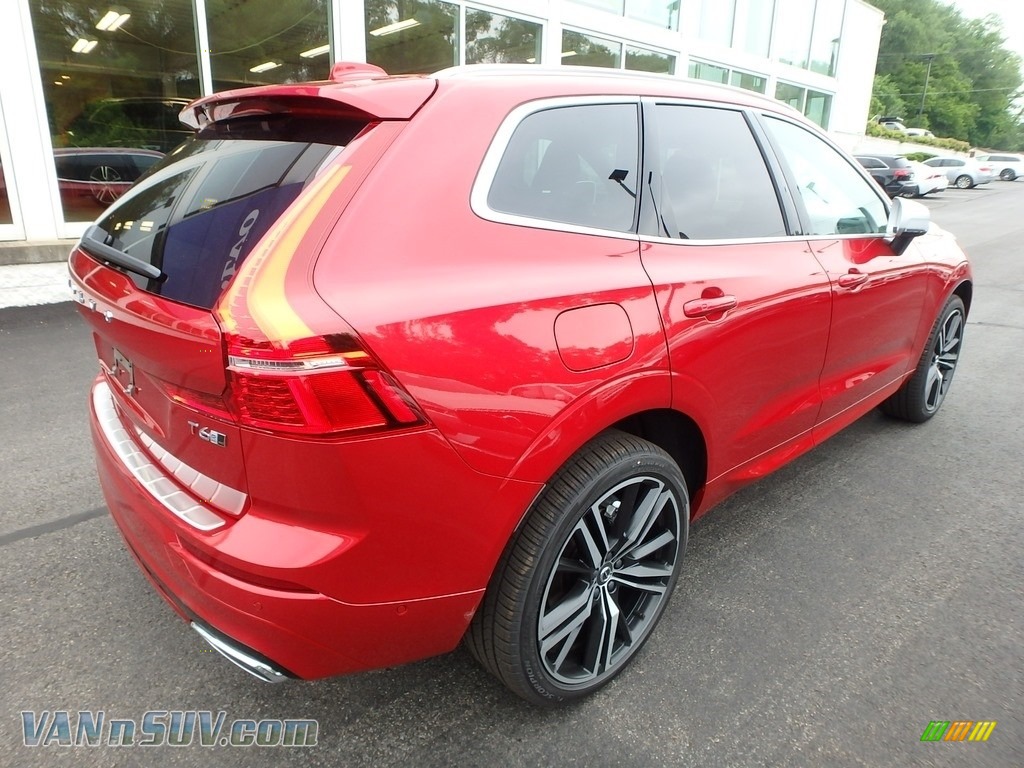 2018 XC60 T6 AWD R Design - Passion Red / Charcoal photo #2