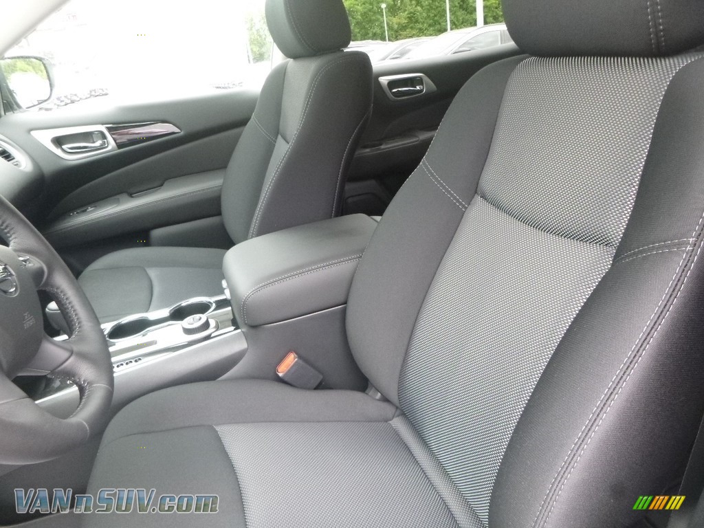 2018 Pathfinder SV 4x4 - Pearl White / Charcoal photo #14 2018 Pathfinder SV 4x4 - Pearl White / Charcoal photo #14