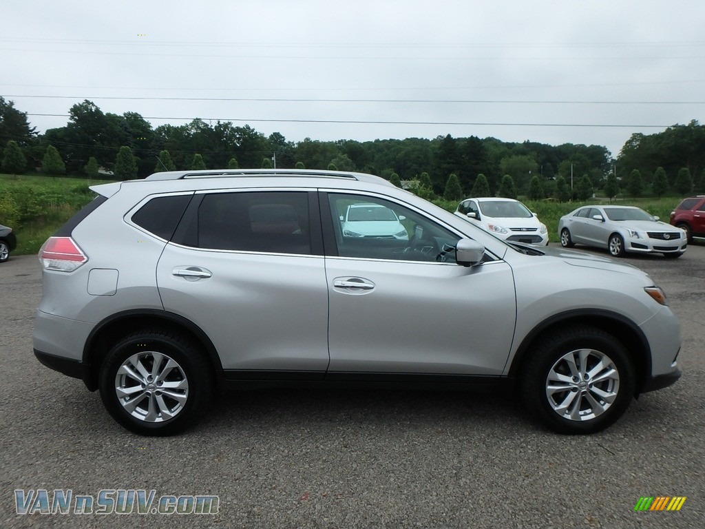 2015 Rogue SV AWD - Brilliant Silver / Charcoal photo #5