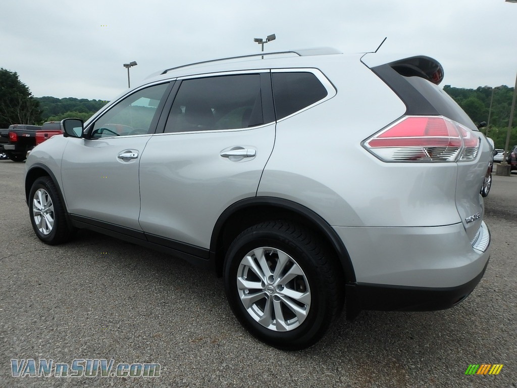 2015 Rogue SV AWD - Brilliant Silver / Charcoal photo #13