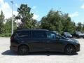 Chrysler Pacifica Touring Plus Brilliant Black Crystal Pearl photo #6