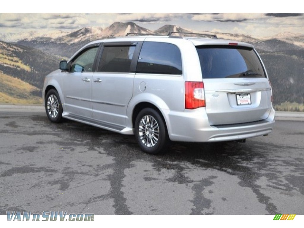 2011 Town & Country Limited - Bright Silver Metallic / Black/Light Graystone photo #8