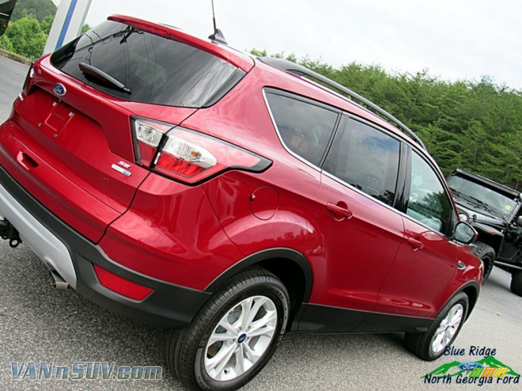 2018 Escape SE 4WD - Ruby Red / Charcoal Black photo #30