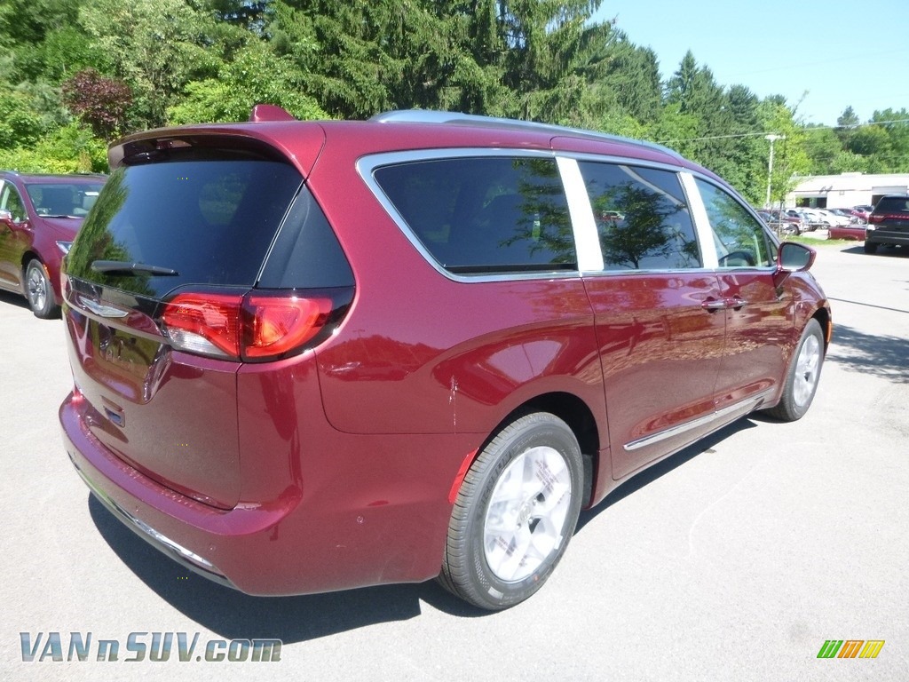 2018 Pacifica Touring L Plus - Velvet Red Pearl / Black/Alloy photo #5