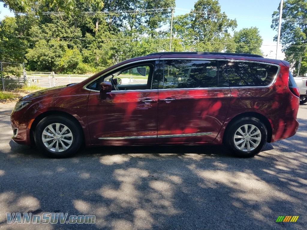 2017 Pacifica Touring L - Velvet Red Pearl / Black/Alloy photo #4