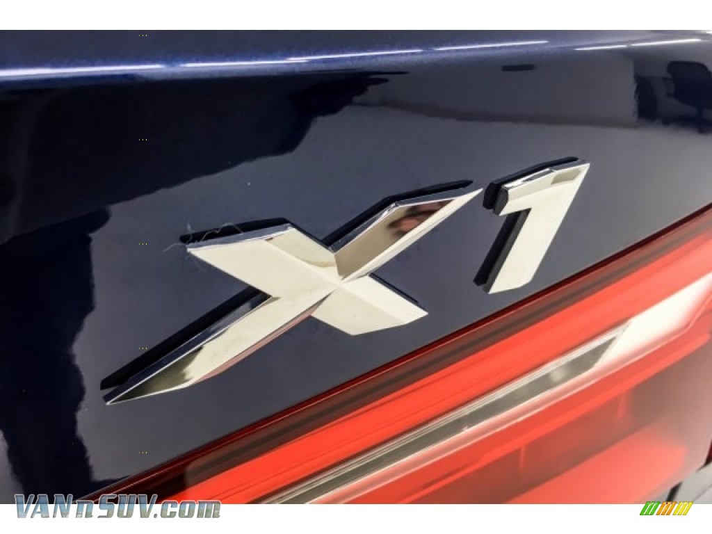 2018 X1 xDrive28i - Mediterranean Blue Metallic / Black photo #7