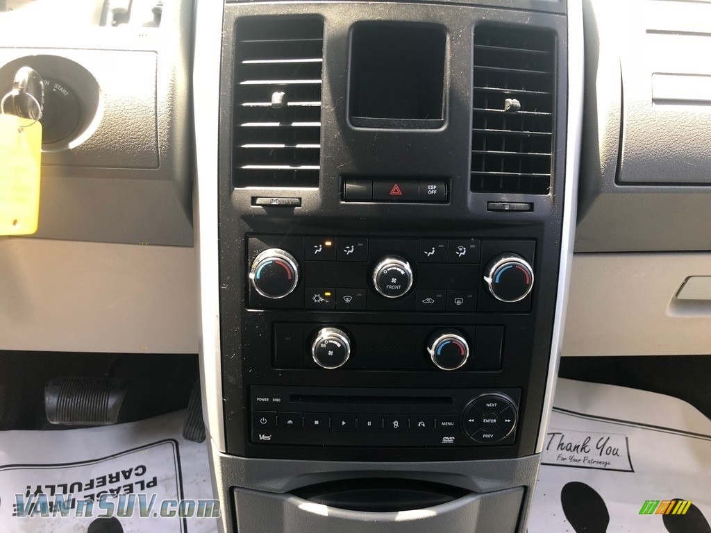 2009 Grand Caravan SXT - Brilliant Black Crystal Pearl / Dark Slate Gray/Light Shale photo #28 2009 Grand Caravan SXT - Brilliant Black Crystal Pearl / Dark Slate Gray/Light Shale photo #28