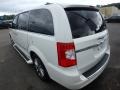 Chrysler Town & Country Limited Stone White photo #2