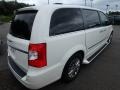 Chrysler Town & Country Limited Stone White photo #4
