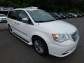 Chrysler Town & Country Limited Stone White photo #5