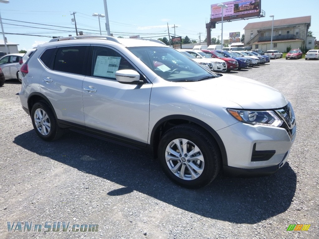 2018 Rogue S AWD - Brilliant Silver / Charcoal photo #1