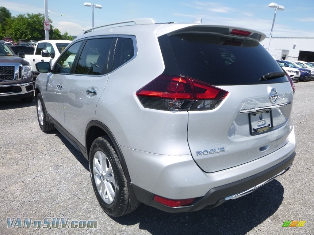 2018 Rogue S AWD - Brilliant Silver / Charcoal photo #6
