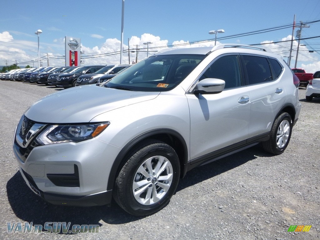 2018 Rogue S AWD - Brilliant Silver / Charcoal photo #8