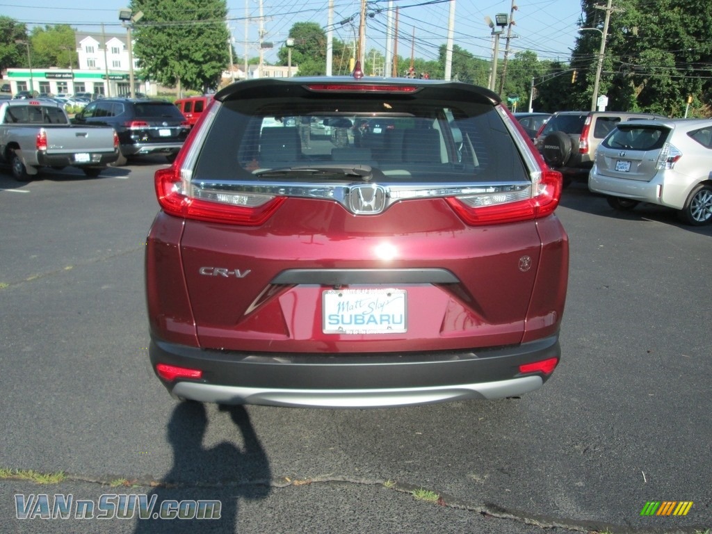 2017 CR-V LX - Basque Red Pearl II / Gray photo #7