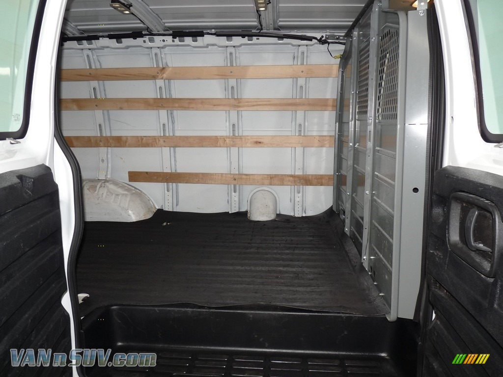 2017 Savana Van 2500 Cargo - Summit White / Medium Pewter photo #11