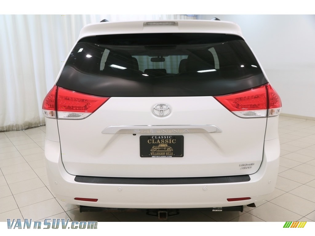 2014 Sienna Limited AWD - Blizzard White Pearl / Light Gray photo #35