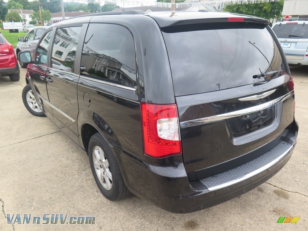 2012 Town & Country Touring - Brilliant Black Crystal Pearl / Black/Light Graystone photo #6