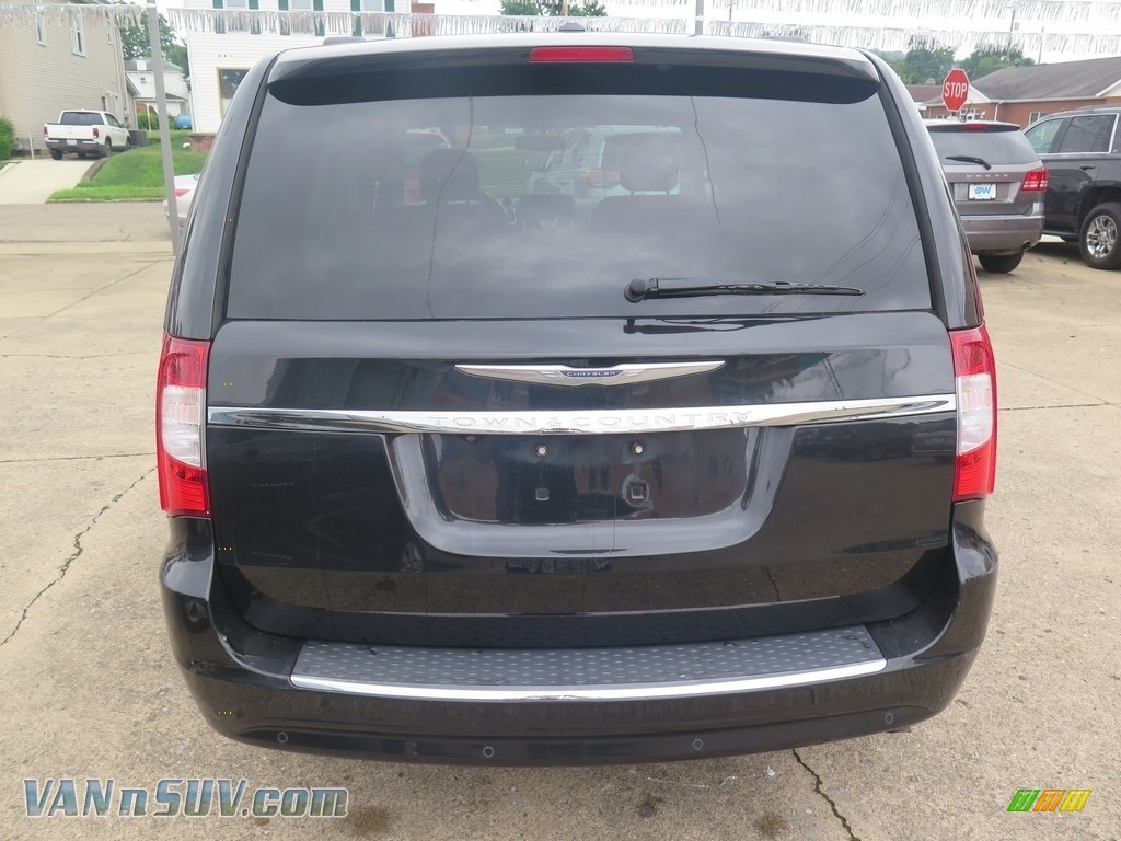 2012 Town & Country Touring - Brilliant Black Crystal Pearl / Black/Light Graystone photo #7