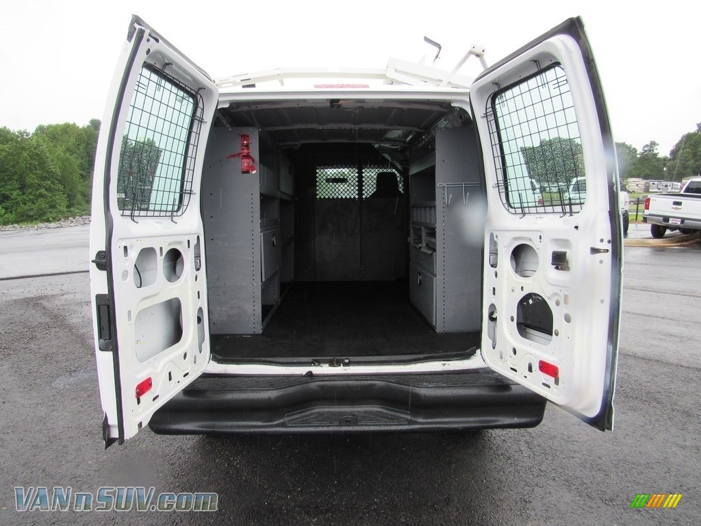 2013 E Series Van E250 Cargo - Oxford White / Medium Flint photo #42