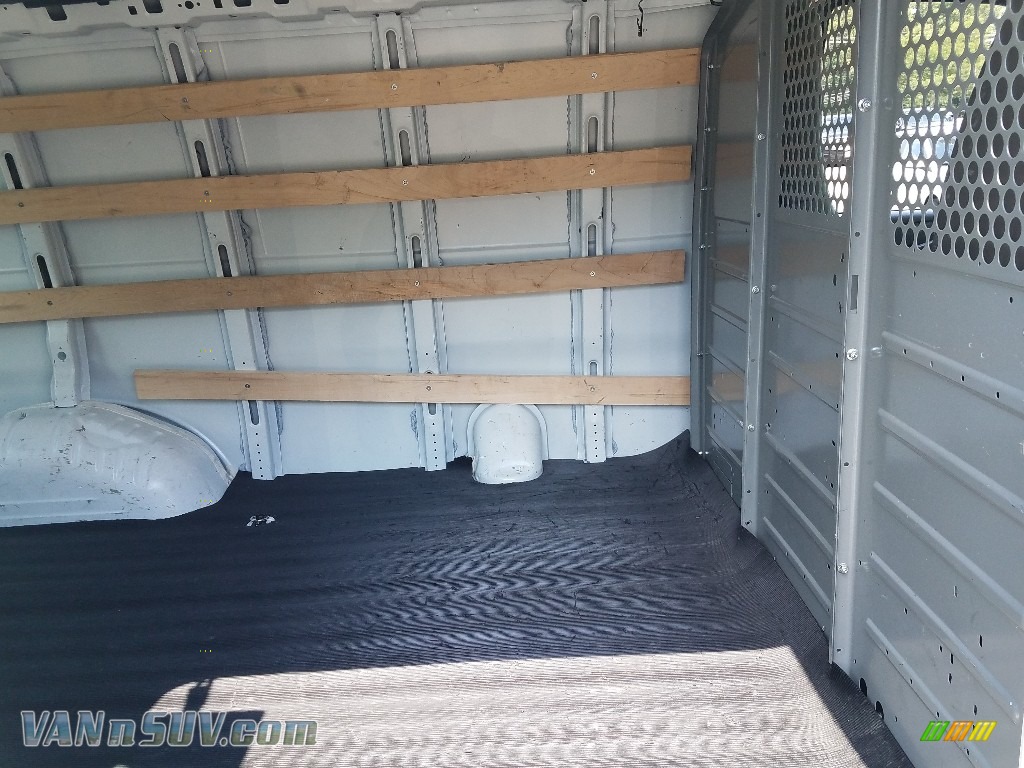 2017 Savana Van 2500 Cargo - Summit White / Medium Pewter photo #13