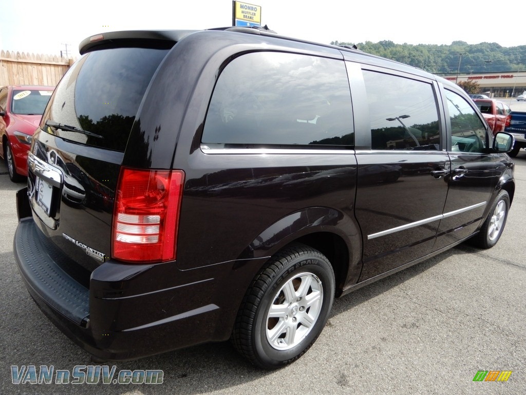 2010 Town & Country Touring - Brilliant Black Crystal Pearl / Dark Slate Gray/Light Shale photo #6