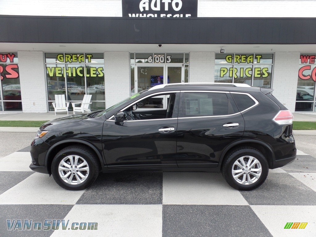 Magnetic Black / Charcoal Nissan Rogue SV AWD