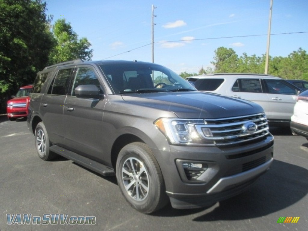 Magnetic / Ebony Ford Expedition XLT