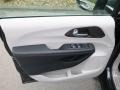 Chrysler Pacifica Touring L Plus Brilliant Black Crystal Pearl photo #15